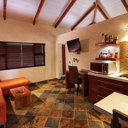 ווינדהוק Hartmann Suites Serviced Self-Catering Apartments מראה חיצוני תמונה